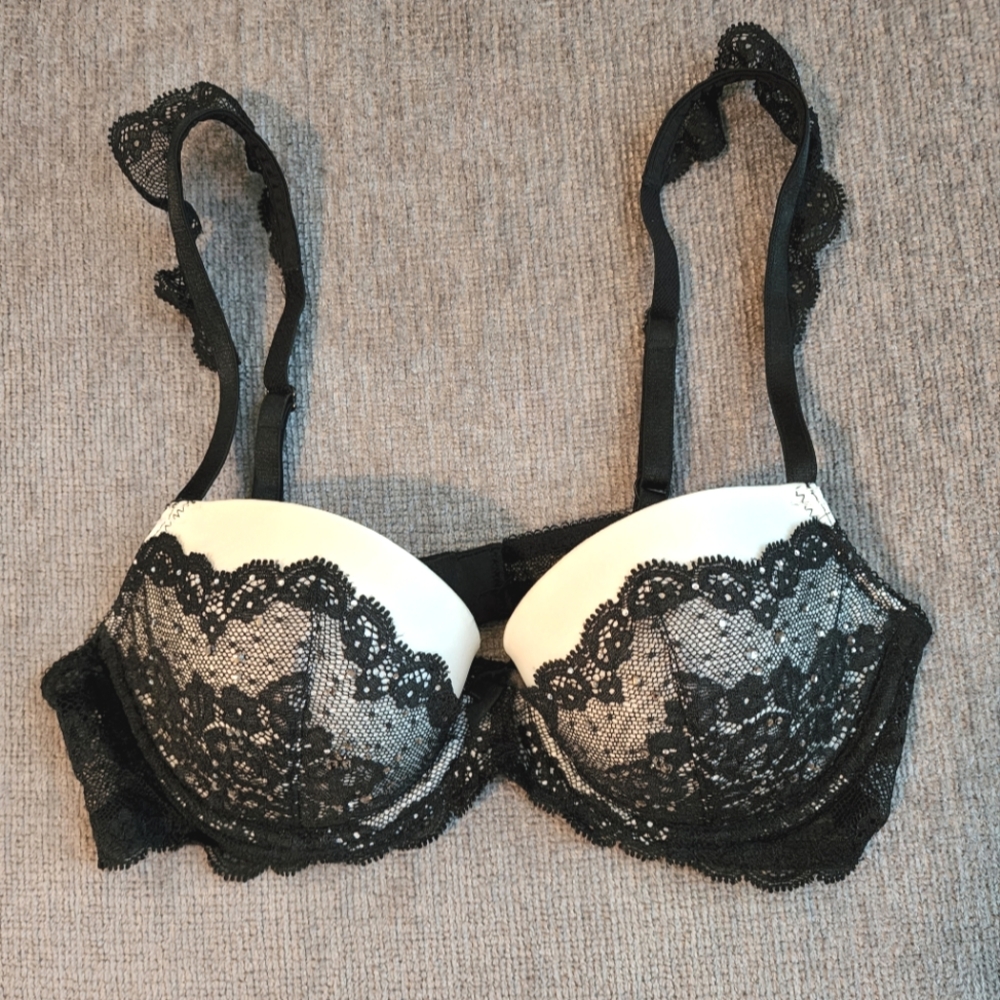Victoria's Secret Dream Angels Black & White Lace Rhinestone Demi Bra